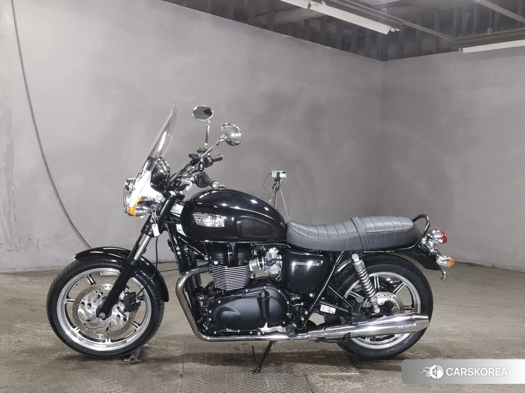 Проданный Triumph BONNEVILLE SE 2014 из Японии