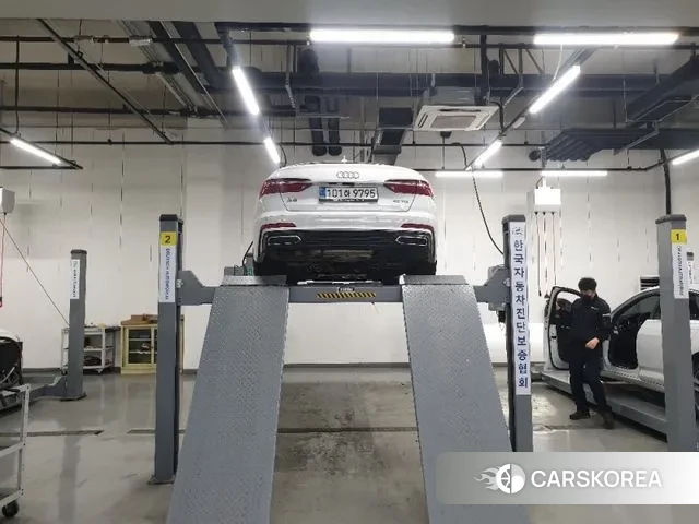 Audi A6 (C8) 2023 Белый из Кореи, фото 2