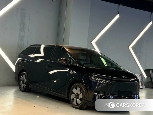 Xiaopeng Motors Xiaopeng X9 id 4238651 из Китая 12
