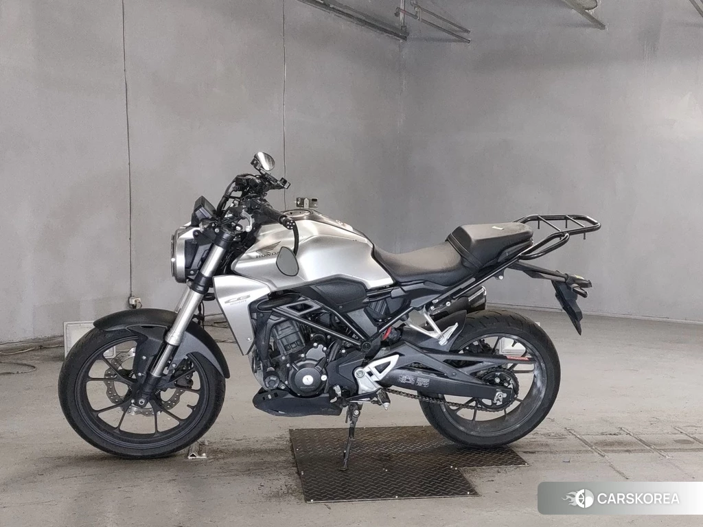 Проданный Honda CB250R 2018 из Японии