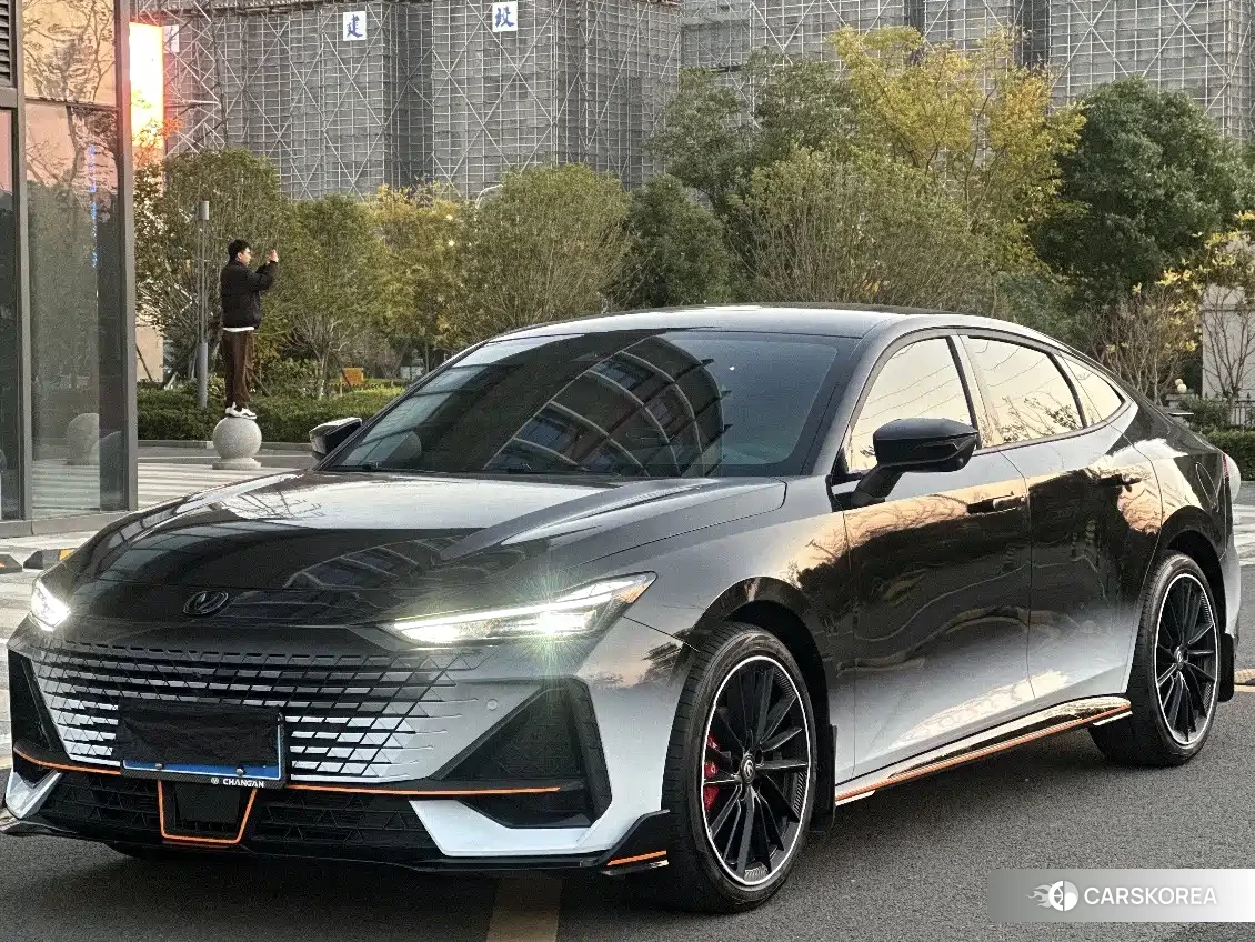 Chang'an Changan UNI-V 2023 Черный из Китая, фото 2