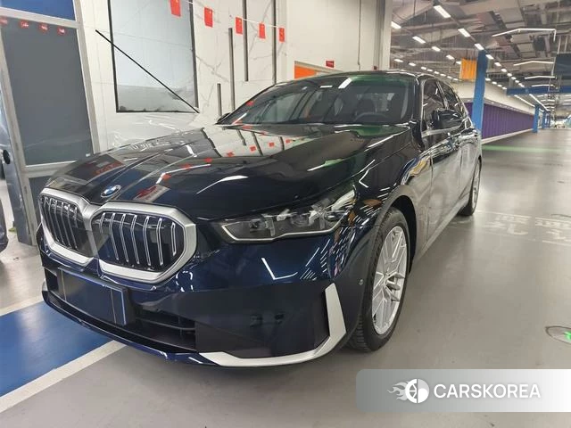 BMW 5 series 2025 Черный из Китая, фото 2