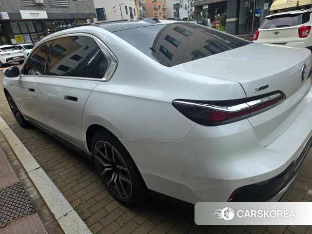 BMW 7 Series (G70) 2025 Белый из Кореи, фото 2