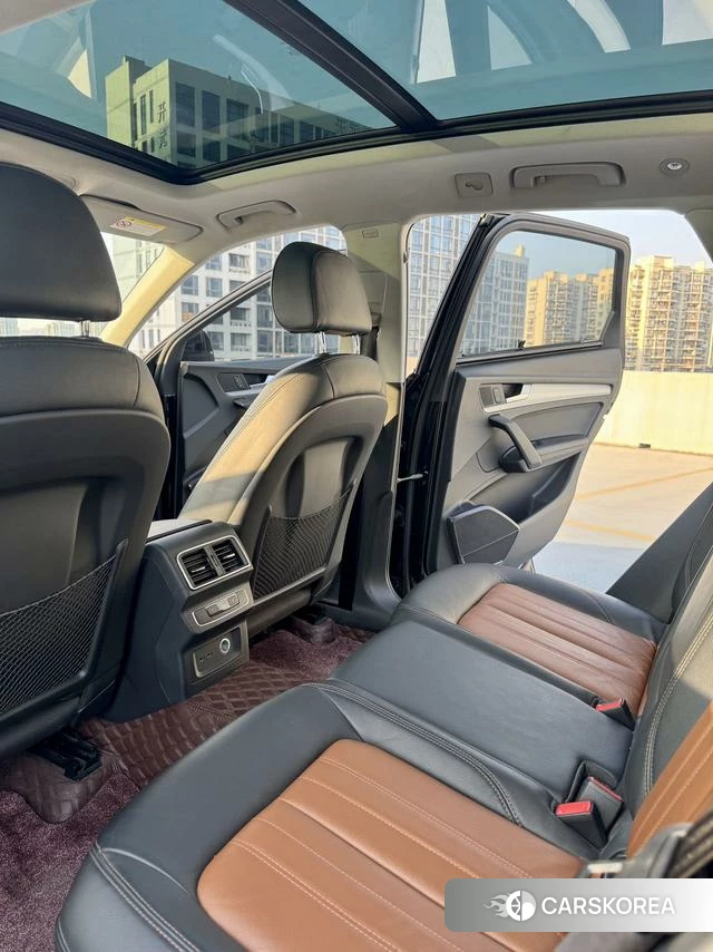 Audi Q5L 2020 Черный из Китая, фото 5