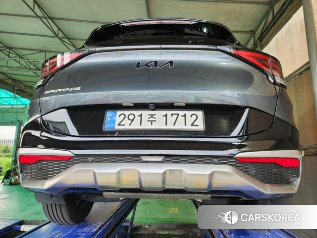 Kia Sportage 5th Generation 2024 Серебристо-серый из Кореи, фото 2