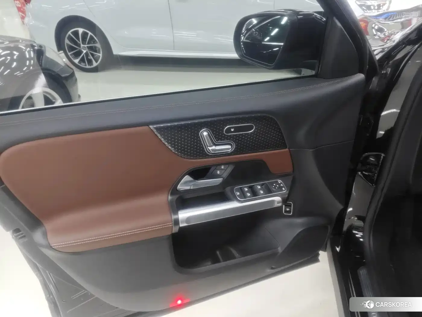 Mercedes-Benz GLB 2025 Черный из Китая, фото 2