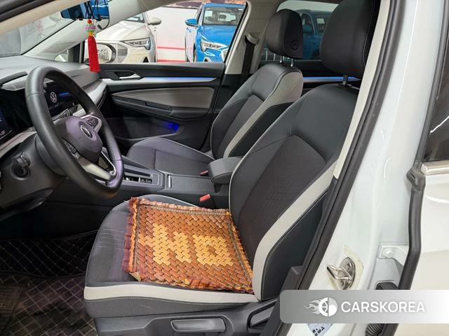 Volkswagen Golf 2023 Белый из Китая, фото 2