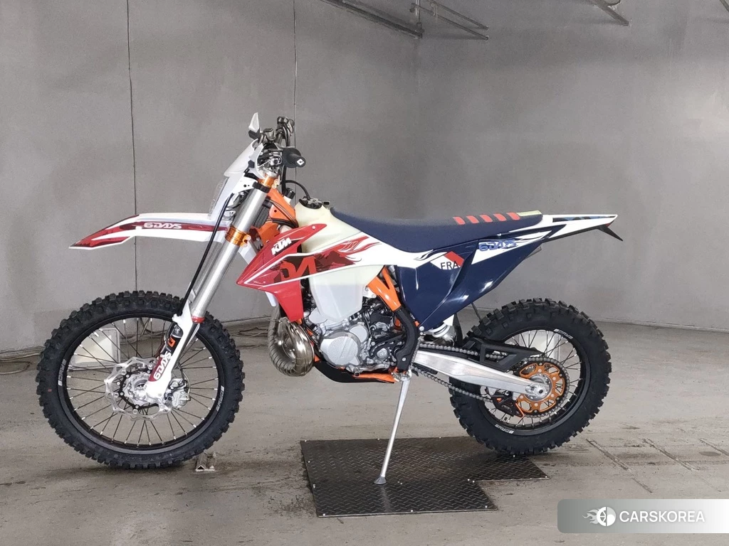 Проданный KTM 300EXC SIXDAYS TPI 2023 из Японии, фото 2