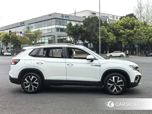 Volkswagen Tanyue 2023 Белый из Китая, фото 2