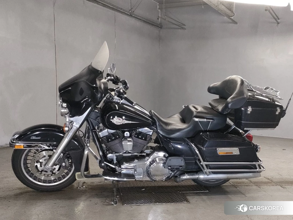 Проданный Harley-Davidson Electra Glide FLHTC1580 2011 из Японии, фото 2