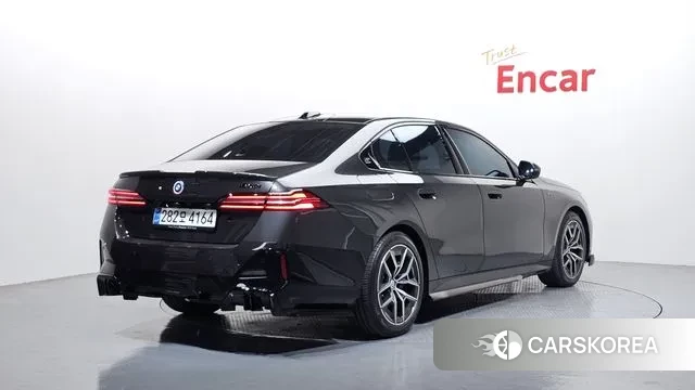 BMW 5 Series (G60) id 3769464 из Кореи 12