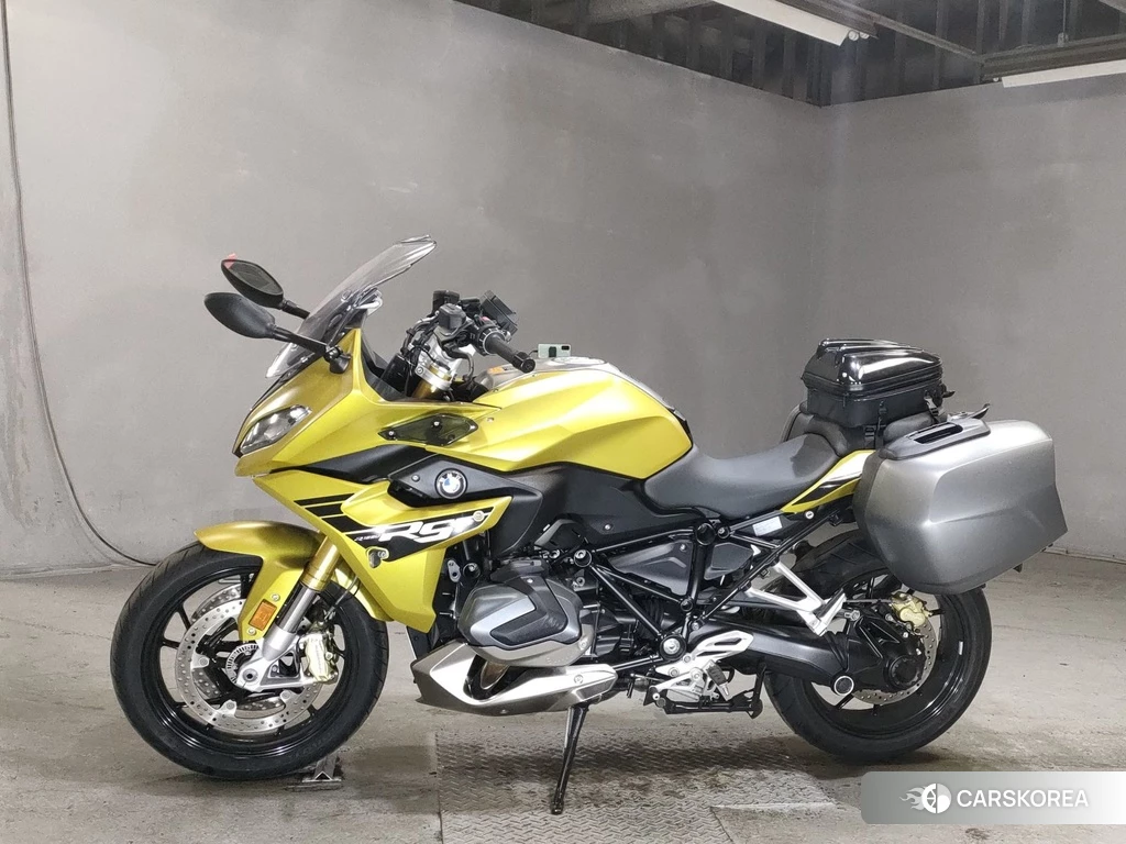 Проданный BMW R1250RS 2021 из Японии