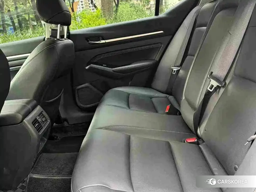 Nissan Altima 2024 Черный из Китая, фото 2