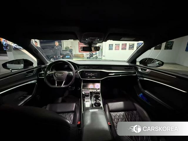 Audi A7 2023 Белый из Китая, фото 6