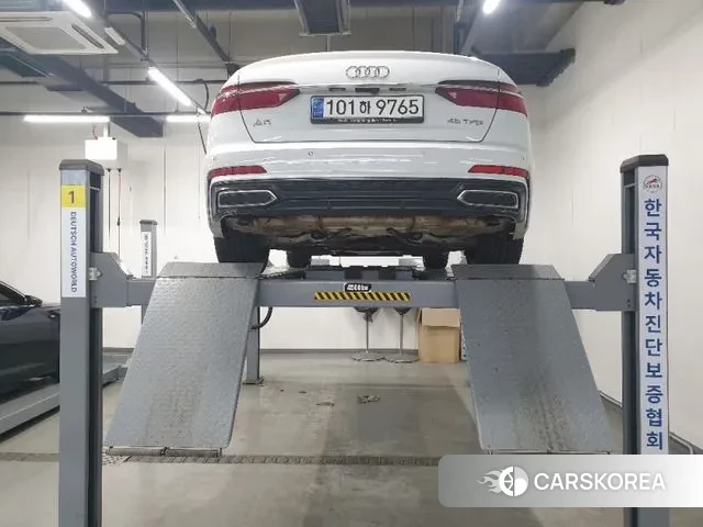 Audi A6 (C8) 2023 Черный из Кореи, фото 2