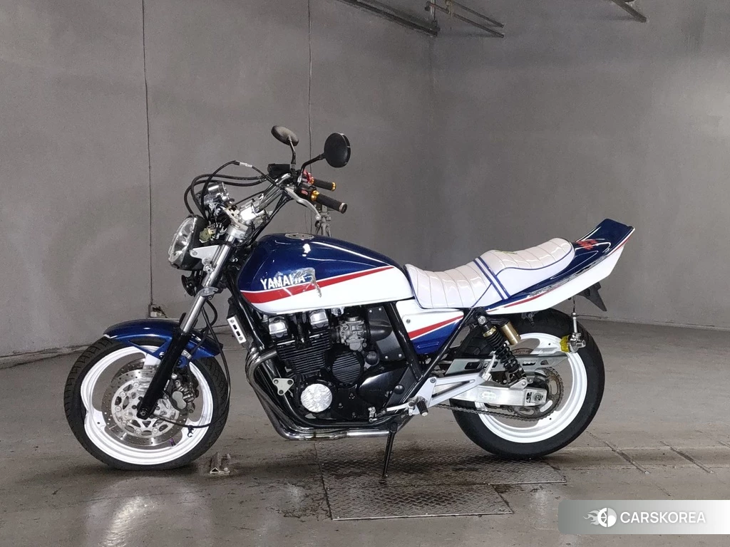 Проданный Yamaha XJR 400 2023 из Японии
