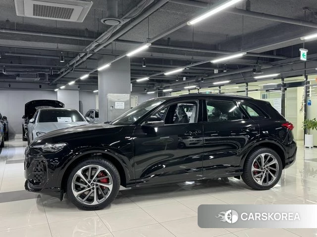 Audi Q5 (80A) 2025 Черный из Кореи, фото 6