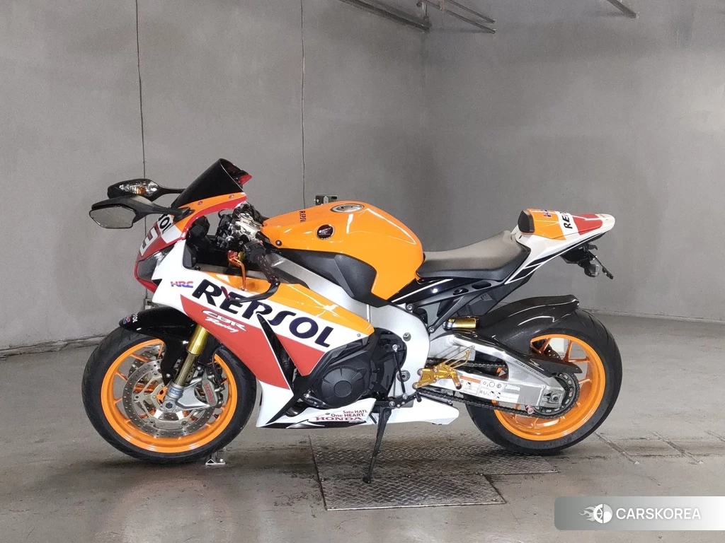 Проданный Honda CBR1000RR 2016 из Японии, фото 2