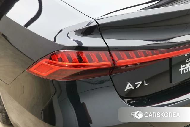 Audi A7L id 4298106 из Китая 12