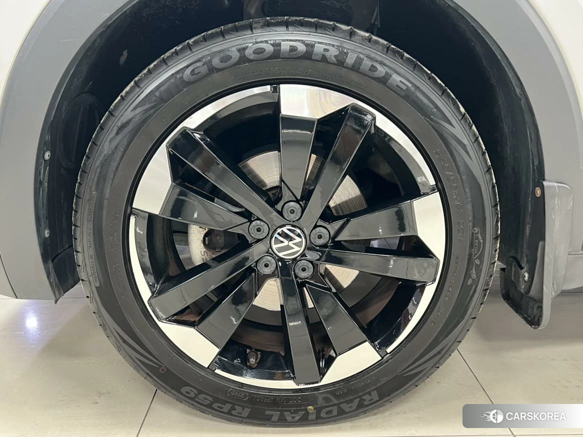 Volkswagen Exploring the shadow id 4452211 из Китая 8