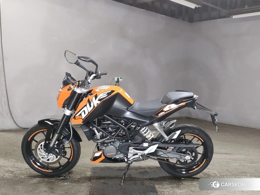 Проданный KTM 125 DUKE 2011 из Японии, фото 2