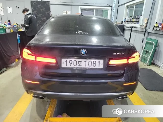 BMW 5 Series (G30) 2021 Черный из Кореи, фото 2