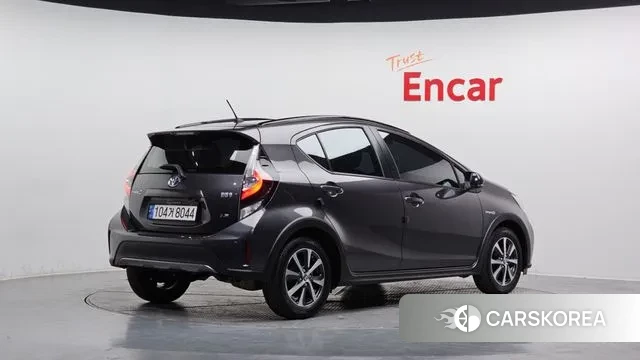 Toyota Prius C id 3473999 из Кореи 12