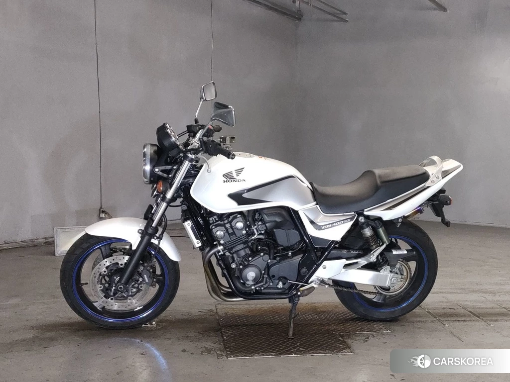 Проданный Honda CB400SF 2011 из Японии, фото 2