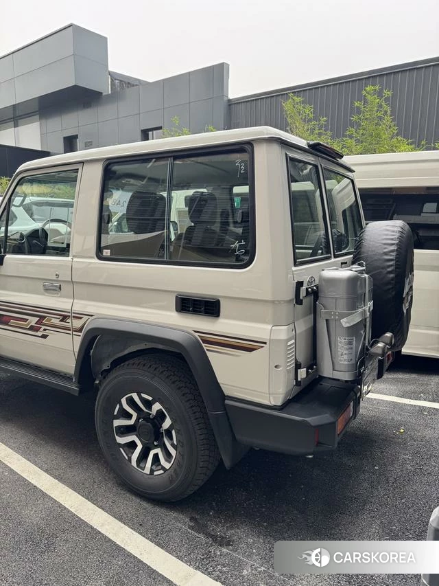 Toyota Land Cruiser 70 Series 2024 Белый из Китая, фото 2