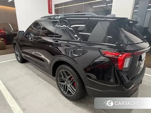 Ford Explorer 6th Generation 2024 Черный из Кореи, фото 2