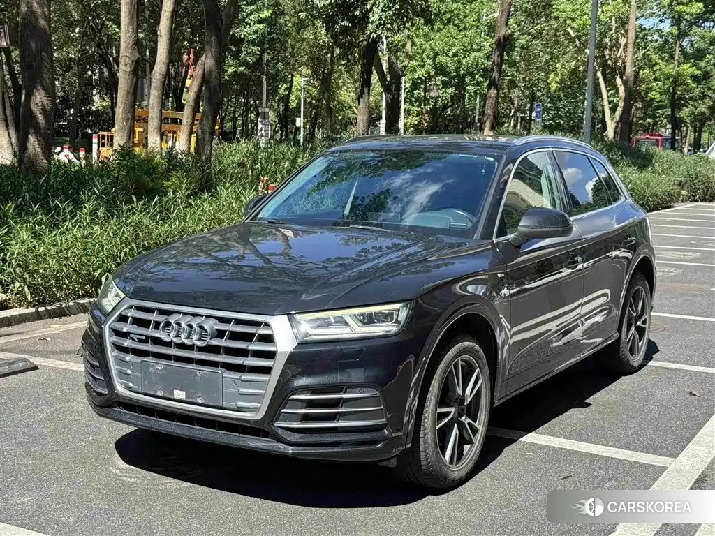Audi Q5L 2018 Черный из Китая, фото 2