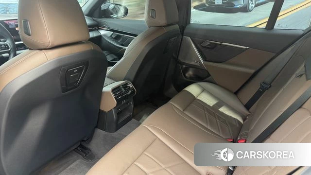BMW 5 Series (G60) 2024 Черный из Кореи, фото 2