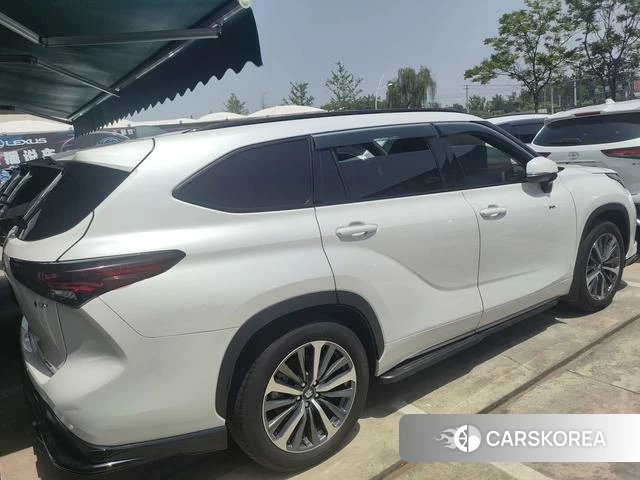 Toyota Crown Lufang 2025 Белый из Китая, фото 3