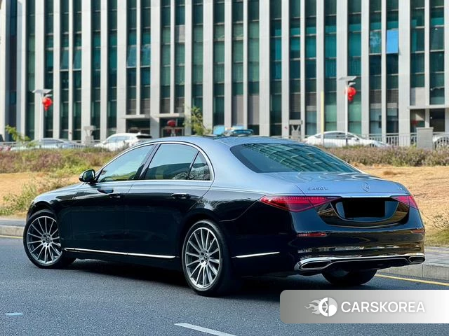 Mercedes-Benz S-class 2023 Серебристо-серый из Китая, фото 6
