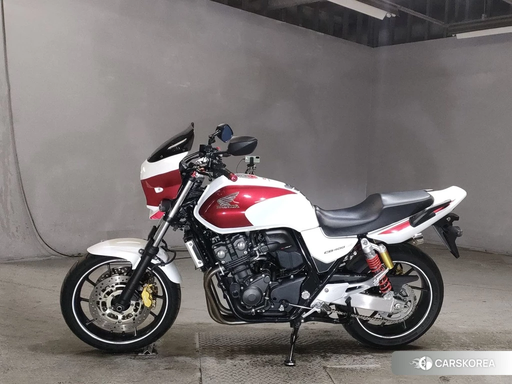 Проданный Honda CB400SF 2015 из Японии