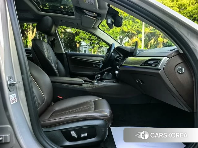BMW 5 series PHEV id 4212751 из Китая 10