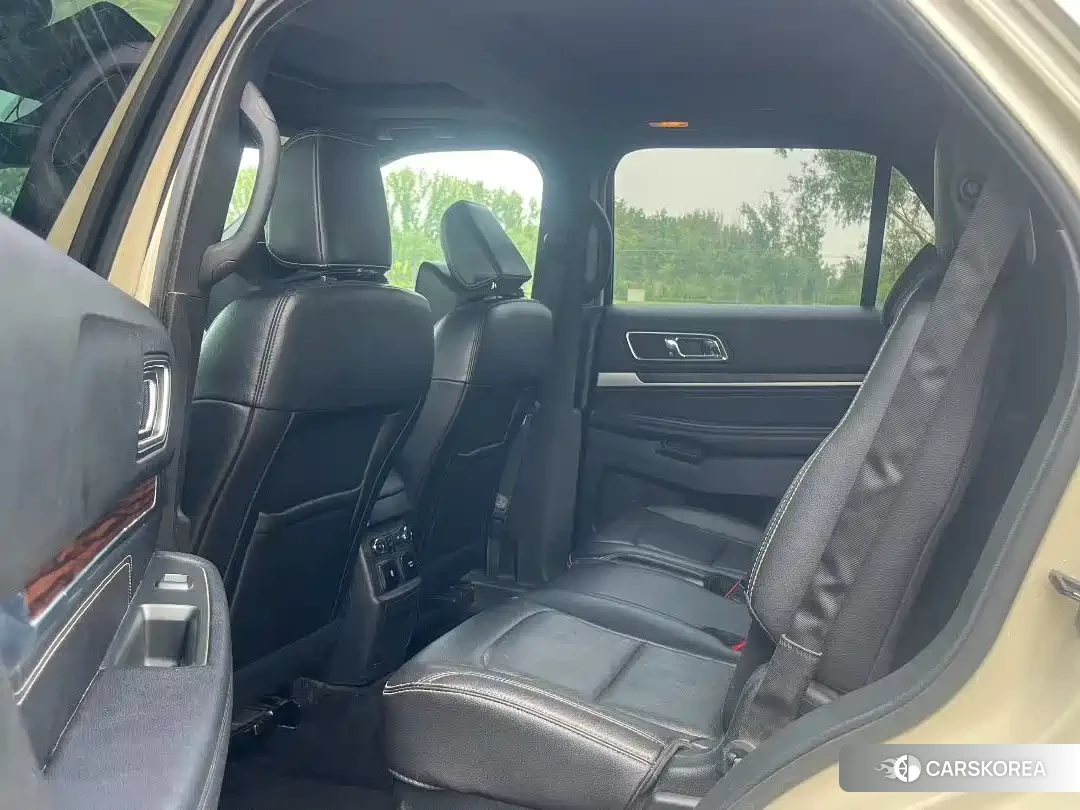 Ford Explorer (imported) 2019 Champagne/brown из Китая, фото 2