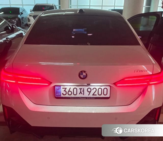 BMW 5 Series (G60) 2025 Белый из Кореи, фото 2