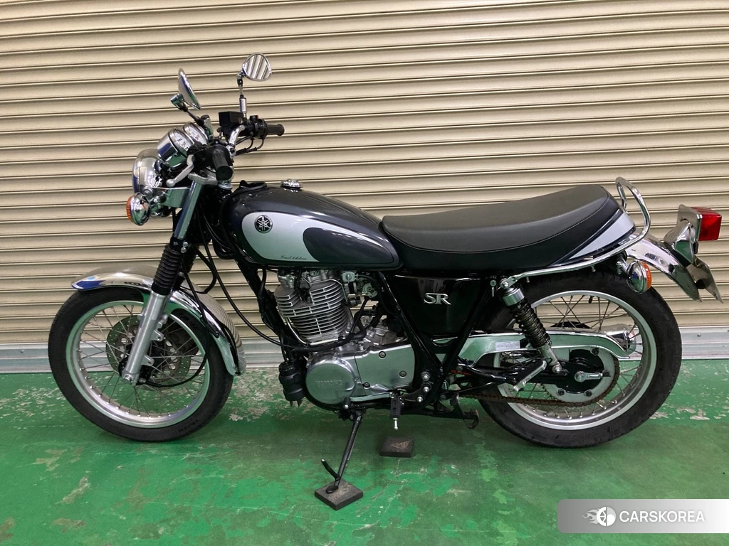Проданный Yamaha SR 400 2021 из Японии, фото 2