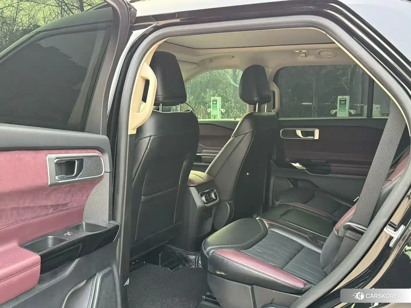 Ford Explorer 2024 Черный из Китая, фото 2