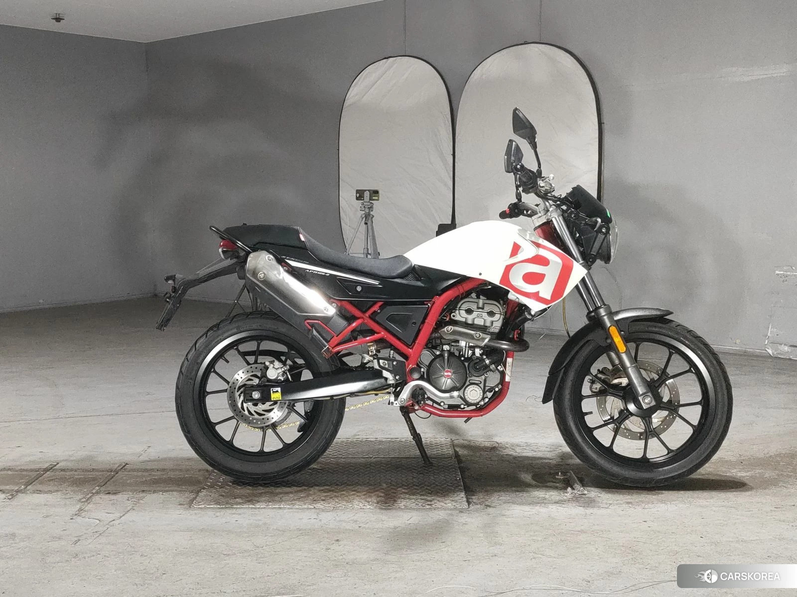 Проданный Aprilia STX125 CAFE 2016 из Японии