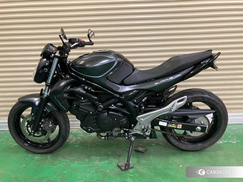 Проданный Suzuki GLADIUS 400 ABS 2018 из Японии