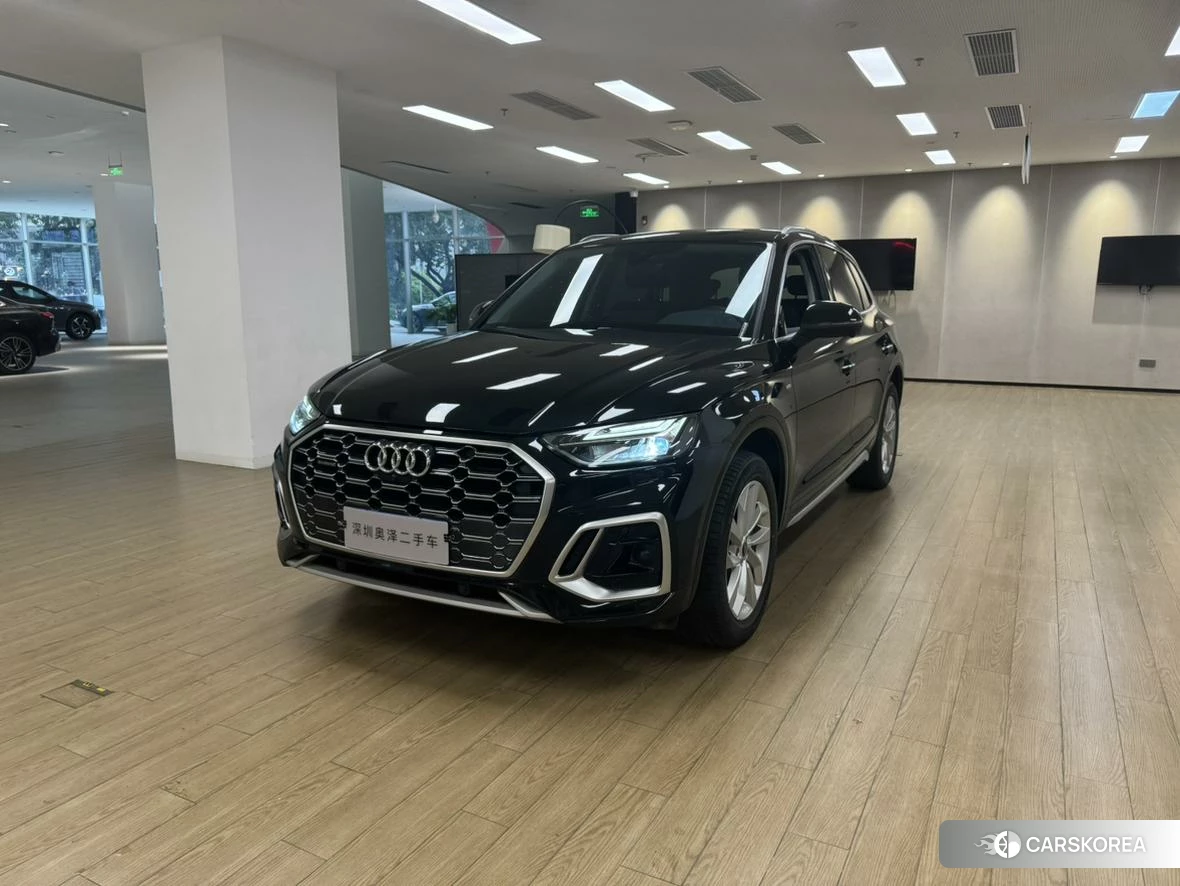 Audi Q5L 2021 Черный из Китая, фото 2