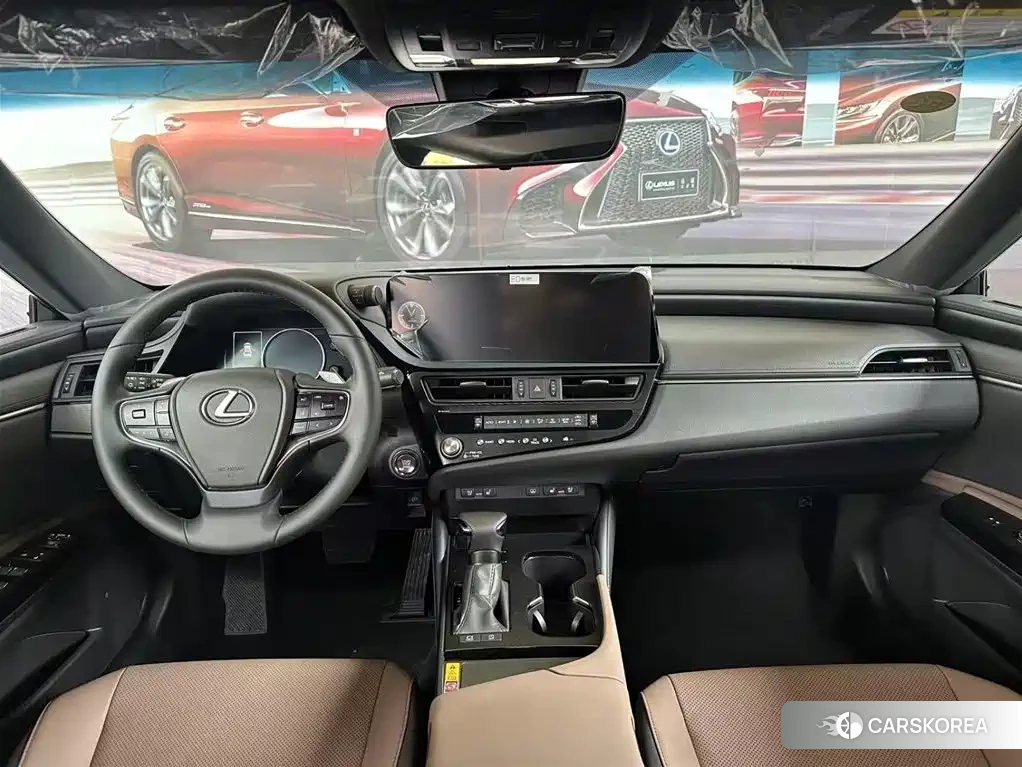 Lexus ES 2023 Silver/gray из Китая, фото 2