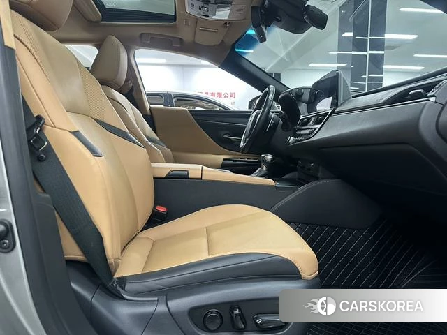 Lexus ES id 4279299 из Китая 12