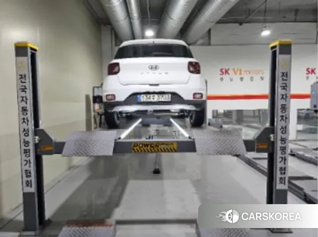 Hyundai Venue 2021 Белый из Кореи, фото 2