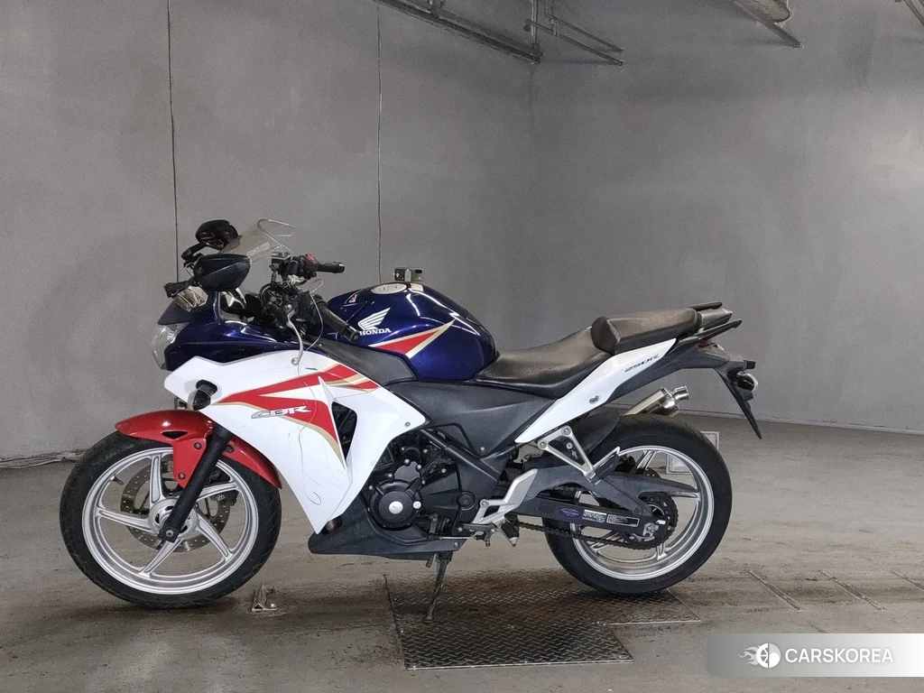 Проданный Honda CBR250R 2011 из Японии, фото 2