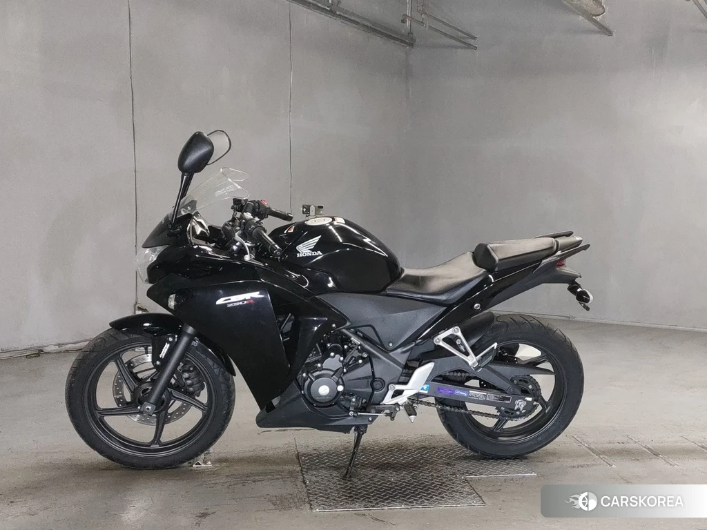 Проданный Honda CBR250R 2013 из Японии