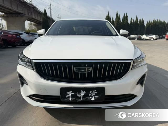 Geely Automobile Emgrand 2023 Белый из Китая, фото 2