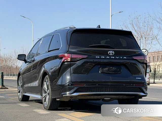 Toyota Grevia 2024 Черный из Китая, фото 2